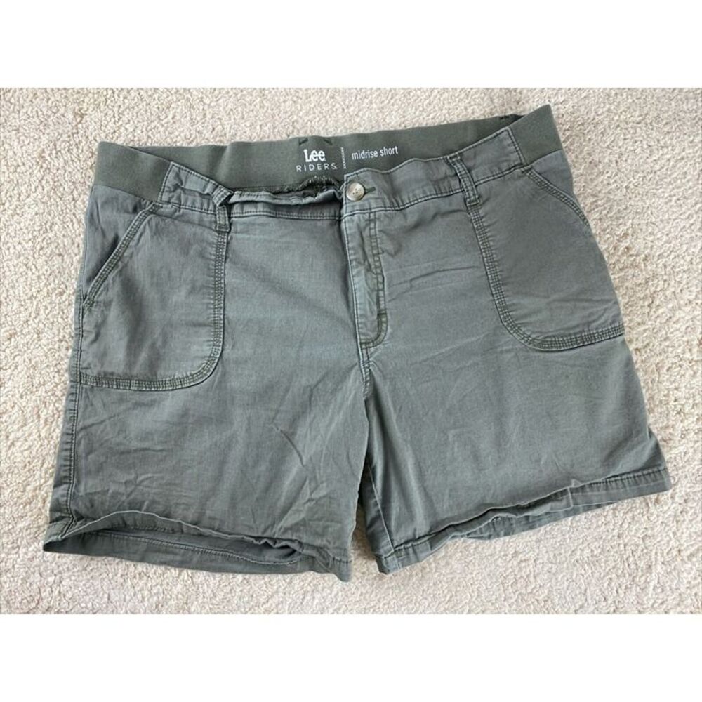 Lee Riders Women's Plus Size 20M Green Stretchy  Shorts 4 Pocket Mid Rise